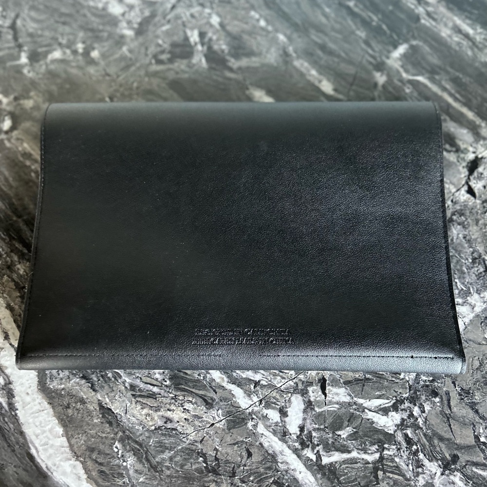 Glass Ladder & Co. Megan Portfolio - Black Vegan Leather - Picture 8 of 8